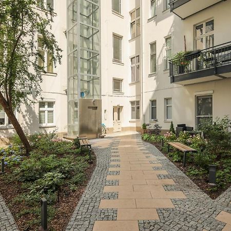 4 Personen Altbau Apartment nahe Kurfürstendamm Berlín Exterior foto