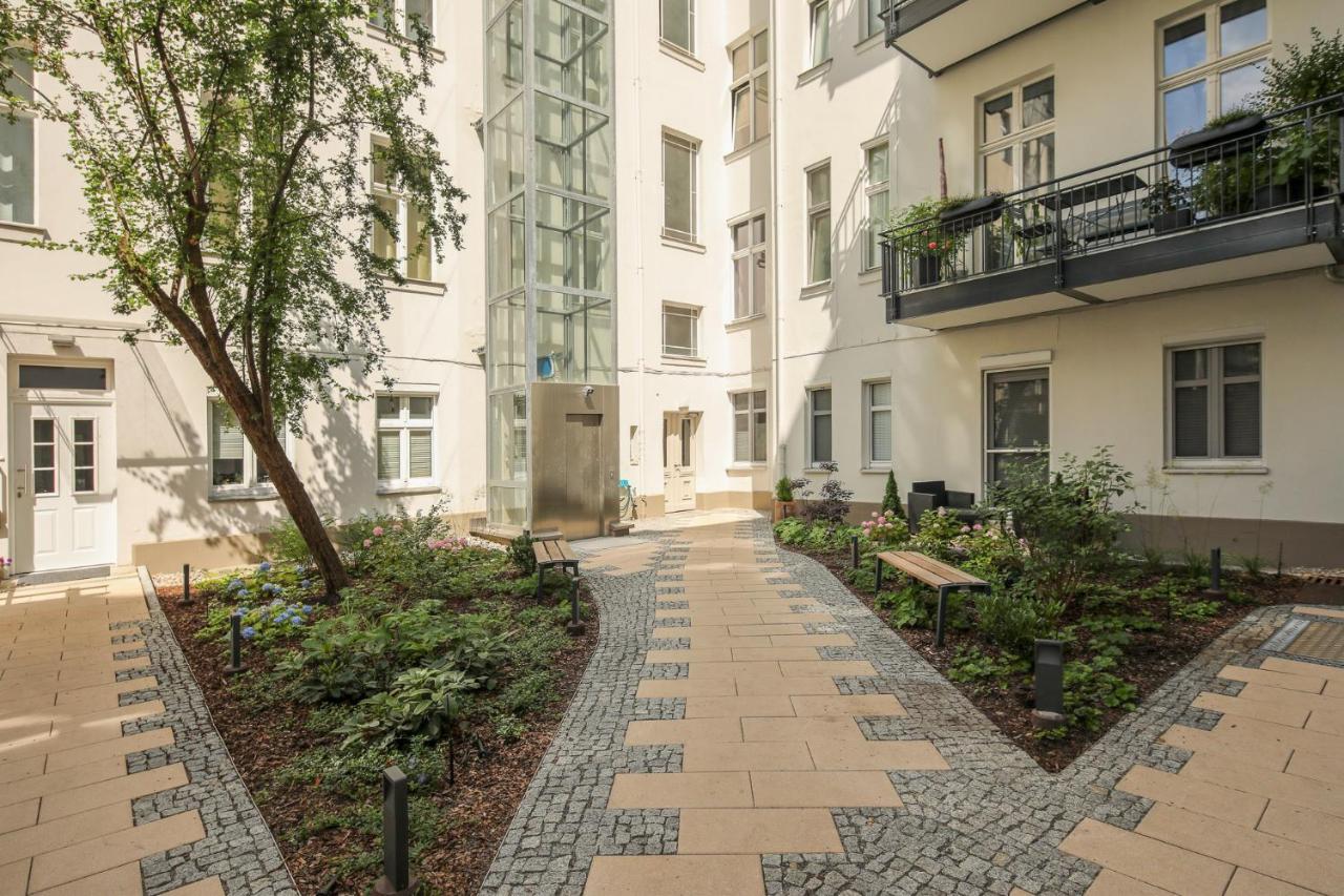 4 Personen Altbau Apartment nahe Kurfürstendamm Berlín Exterior foto